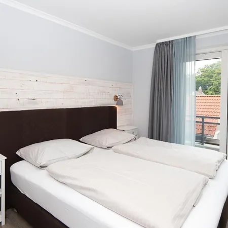 Haus Muehlentrift 01 *
